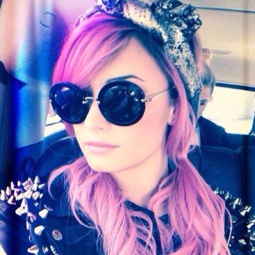 Amo a Demi Lovato ela é minha vida
