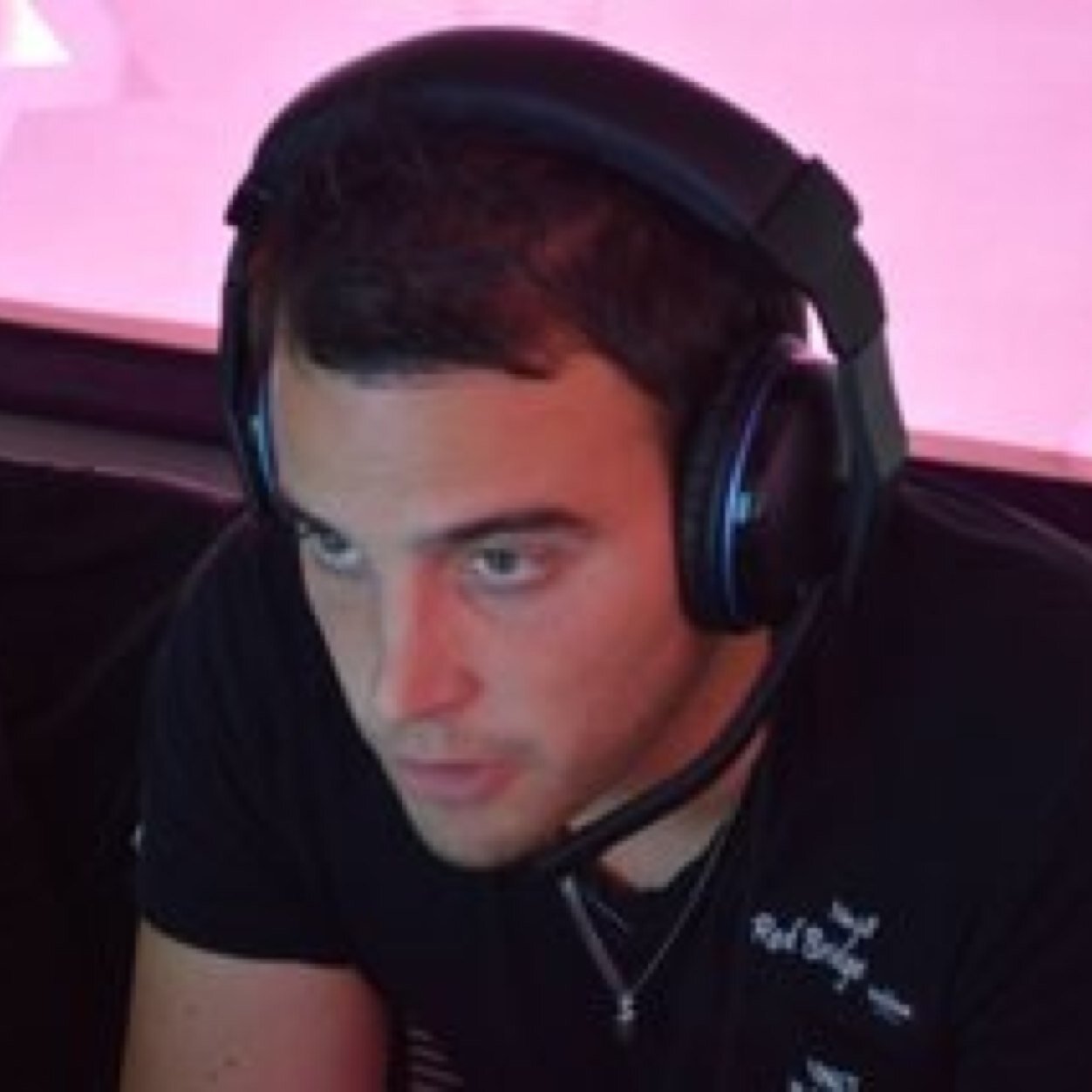 96Mclane's profile picture. Streamer! Stream most days http://t.co/kDKzbu7QTJ