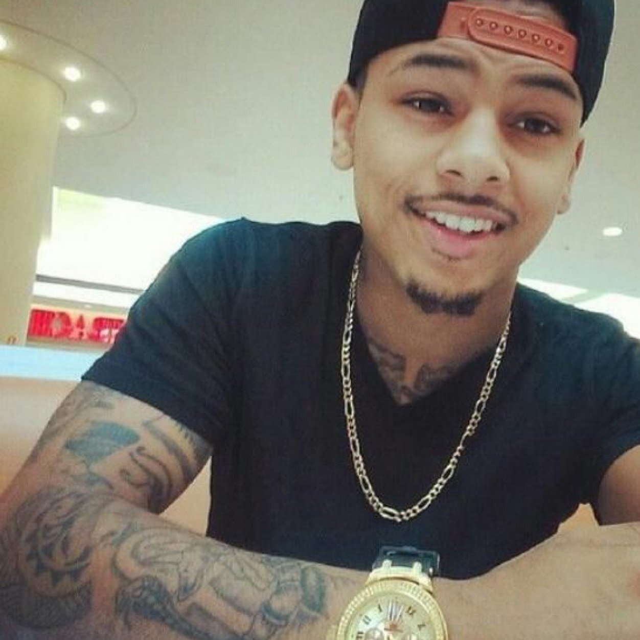 dj_dj0's profile picture. Growning to be a success