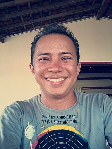 Sou pessoa de dentro pra fora. Minha beleza está na minha essência e no meu caráter. Acredito em sonhos, não em utopia. Mas quando sonho, sonho alto.