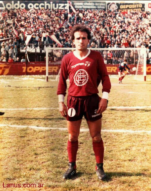 Futbolista frustrado, conocen algún club dnde probarme?, cat. 76. Hijo de un gran 10. Tuiteo solo fútbol de los 70a90. kinesiólogo respiratorio.  Mis opiniones!