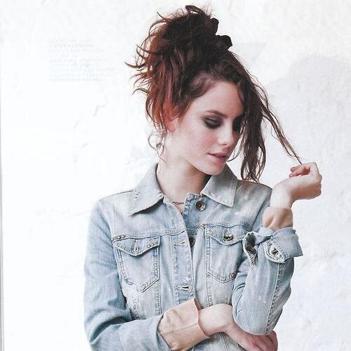 21. Hija Mayor de Percy & Audrey Weasley/ Aprendiz de auror/ Primera Weasley que fue Slytherin/ Lo prohibido me encanta.