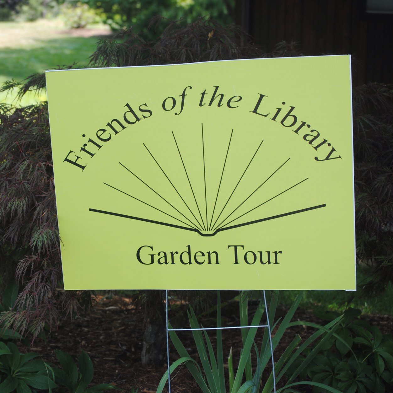 NRVGardenTour's profile picture. Garden tours to benefit the Montgomery-Floyd Regional Libraries-Friends of the Library programs