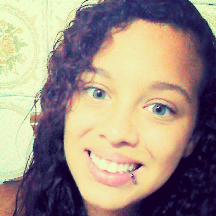 ♫♪ É preciso Amar as pessoas como si não ouve-se Amanhã ♪♫  ...  Amo que Amo  @paramore  Amo que Amo  @fakenumber
