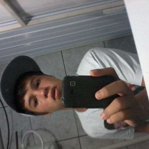 gosto de futebol, gosto de escutar musicas, gosto de redes sociais, e gosto de curtir