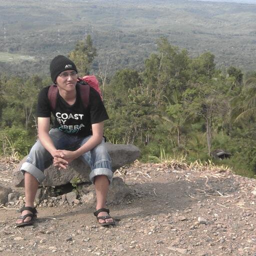Tidak ada yang salah dengan seekor Gagak. Dibandingkan burung yang terkurung dalam sangkar, Gagak jauh lebih baik. Bisa menjadi seperti Gagak sudah cukup bagiku