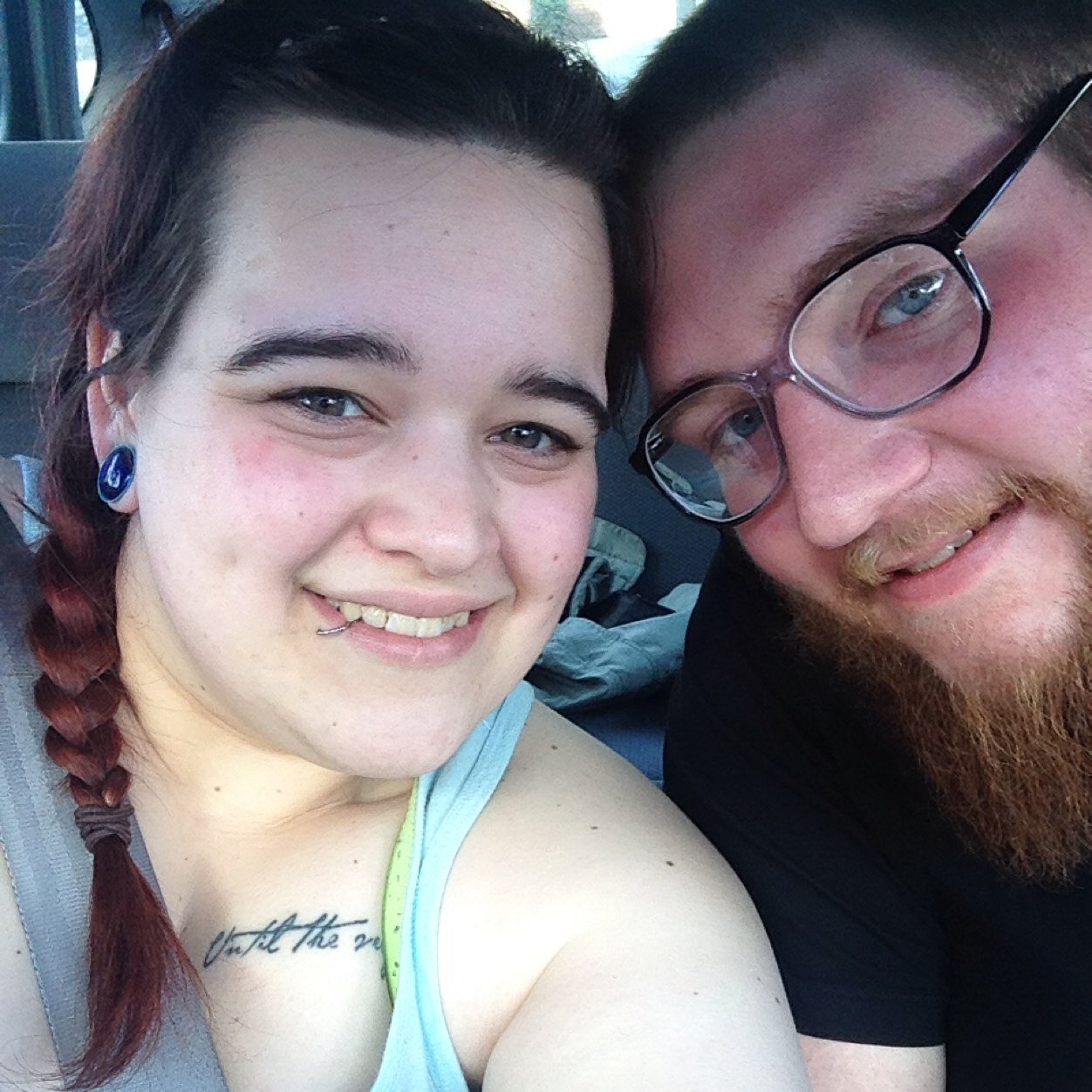 #teamiphone love to chill. Have a boyfriend i love him to death. I work at an old folks home folding laundry. I love my co workers and all the residents. ☺️