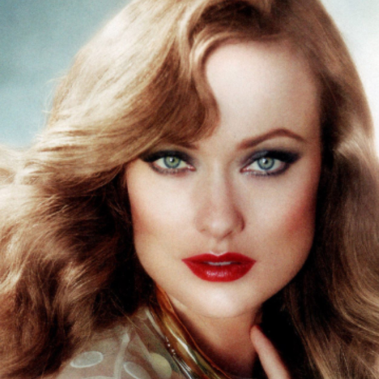 The kind and beautiful Queen of Altantica, wife to the mighty King Triton and mother to seven wonderful daughters, the youngest being little Ariel. #Rp