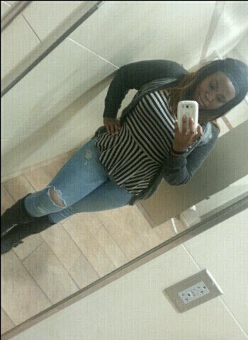 TheItfactor321's profile picture. I realized everyone's bio's say something funny and witty and popular so ummm vine....sharkiesha....bacon....tumblr....chief keef.