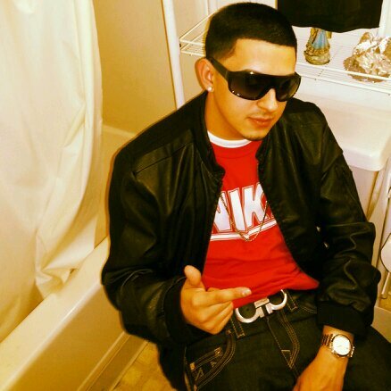 djjczz's profile picture. 22 yrs.. Single..