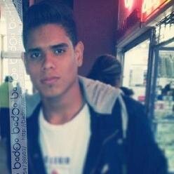 RealBufon's profile picture. jodedor natural , amante del arte ademas de un ordinario/elegante sincero al extremo y si no pudrete