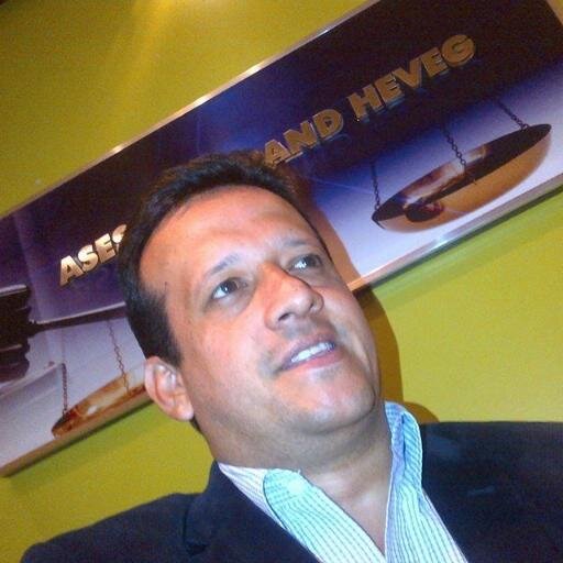 Abogado, Fanático de los Gloriosos Leones del Caracas, Venezolano 100%, Tlf. +584142557324.
