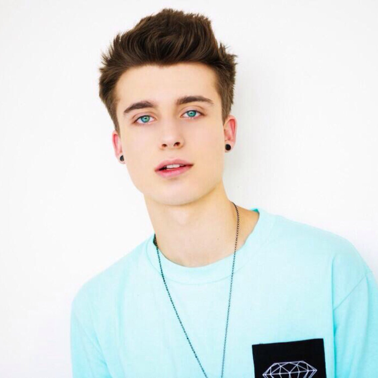 Dalexis4TheWin's profile picture. @iluvujoshwinno + @epdannyedge = Dalexis {Aka: a figment of my imagination}