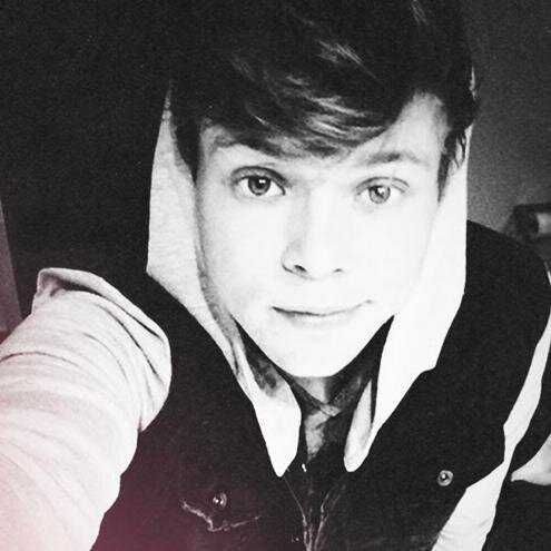 25/12/13 - 22/04/2013. Completa y perdidamente enamorado de Aaron.