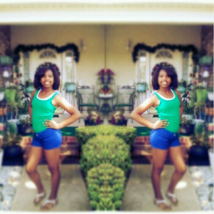 people who call other people fake when they the main one who is fake #dets that dumbshitt