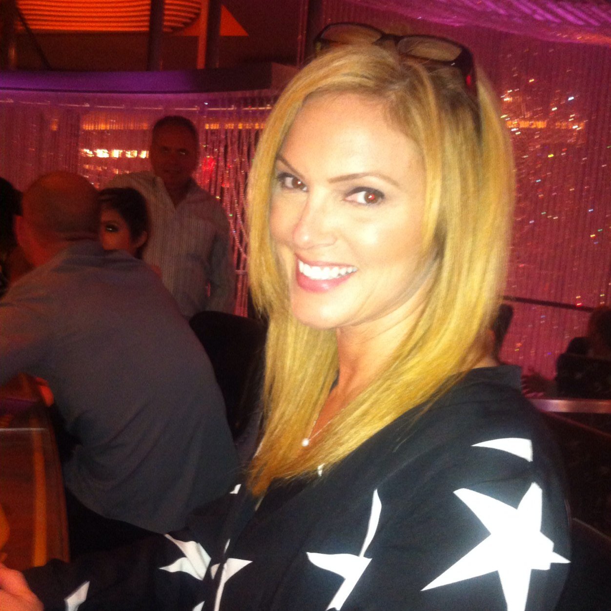 dawnslarson's profile picture. 