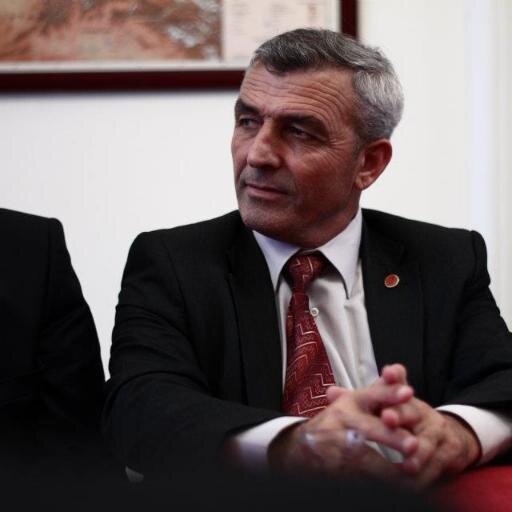 ''Güzelliğin on para etmez,
Bu bendeki aşk olmasa...'' Aşık Veysel