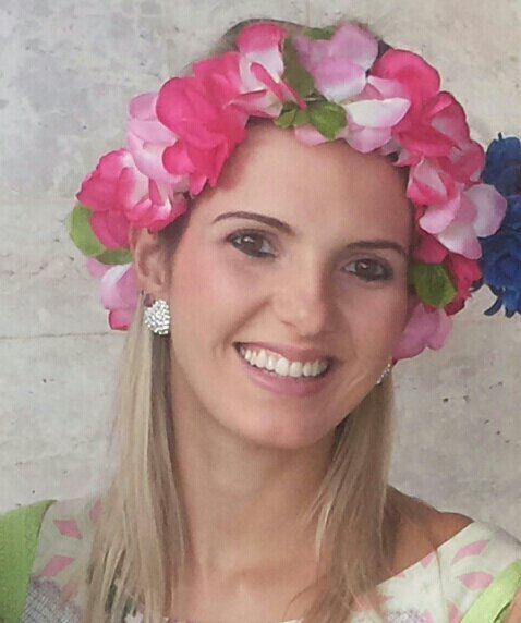 Sou Nutricionista, especialista em Fisiologia do Exercicio, trabalho com suplementação esportiva. Futebol!