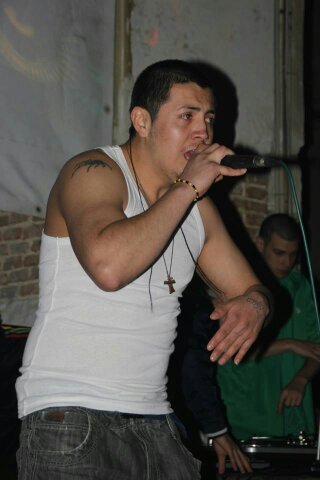 Mc Gasper,es un mc(maestro de ceremonias )nacido en Quito-Ecuador en 1991,facebook Mc Gasper(adicktos flow crew la familia)tlf:whatsapp 602655942