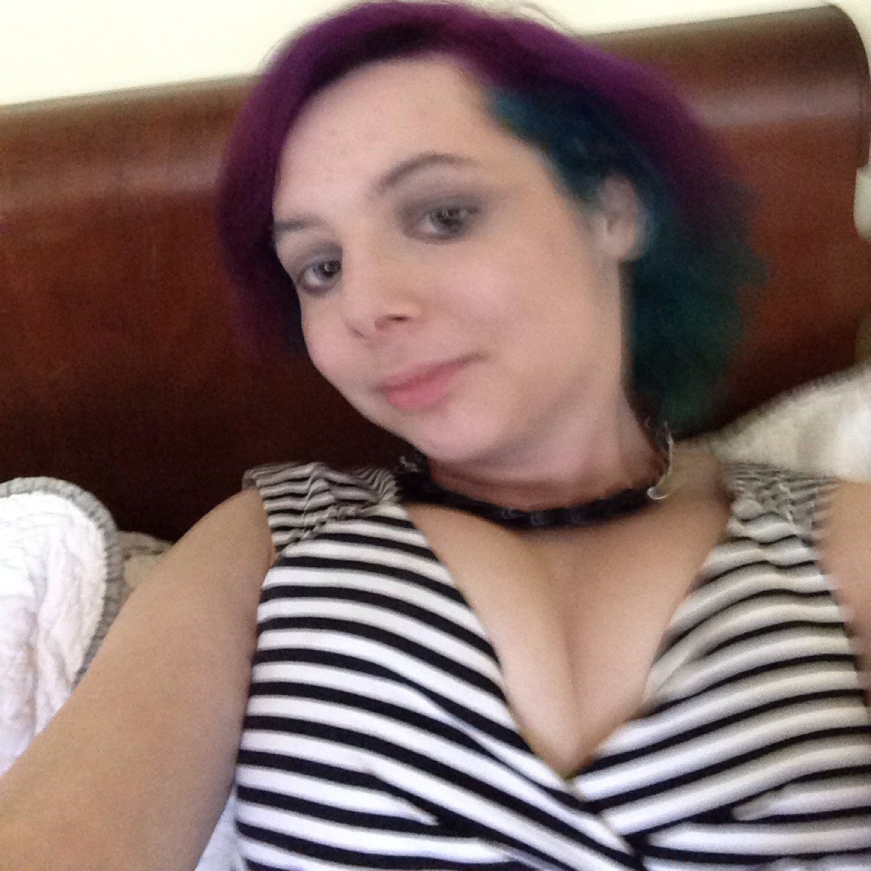 Hmu on kik @ kittykatgomew