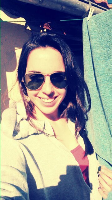 Sonríe y se feliz :)