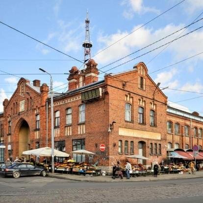 Es Jūs iepazīstināšu ar Āgenskalna brīnumiem.