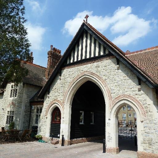 We are a leading roofing contractor and supplier of clay handmade tiles throughout the UK.
http://t.co/aeYOBAethO