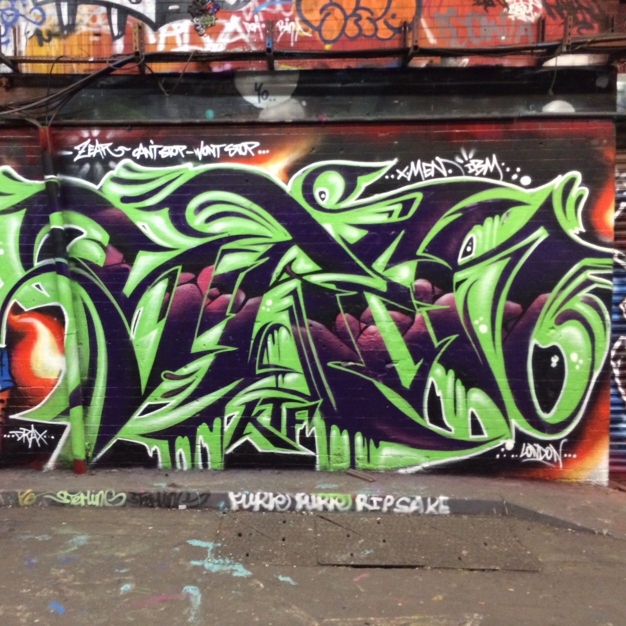 SIREN is a London based graffiti artist and custom tattoo artist. email- sirenink1@gmail.com