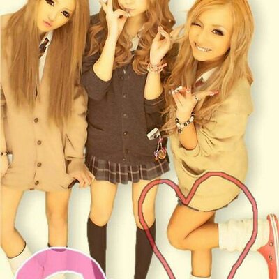 ギャルモデル Bot へそとか出してるとおばあさんがうるさい ギャルモデル Bot へそとか出してるとおばあさんがうるさい