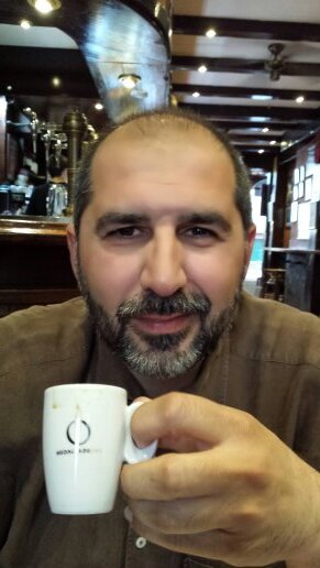 Militante etnico.Transformando la sociedad. Ciudadano del mundo.