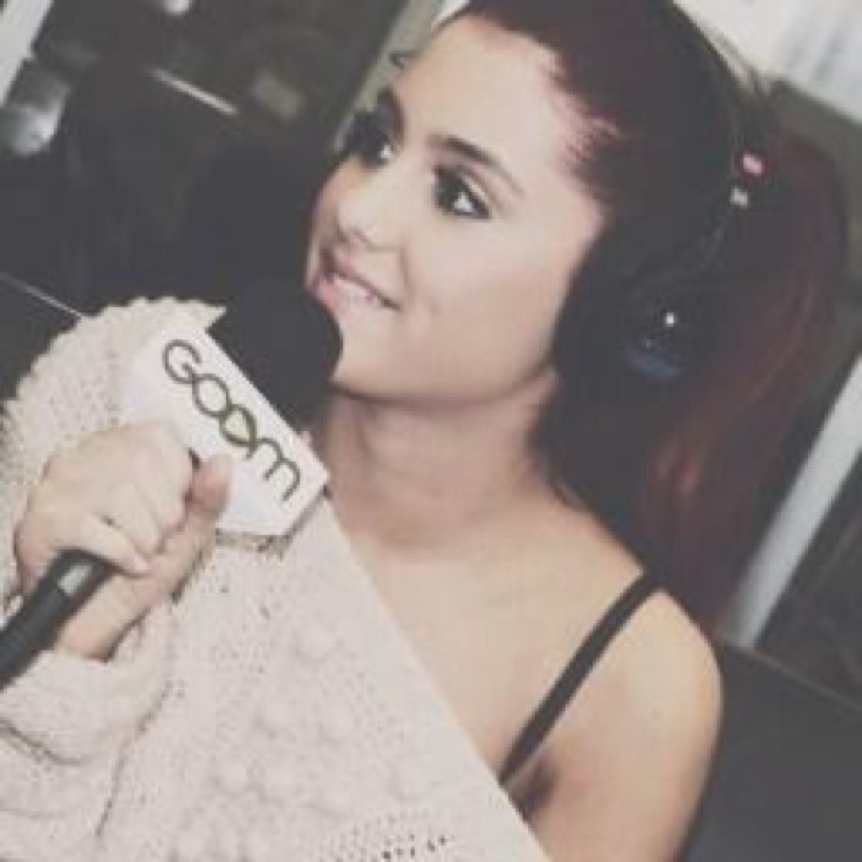 • I love Ari to the moon and back • acc since the KCA's, on March 2014 •
