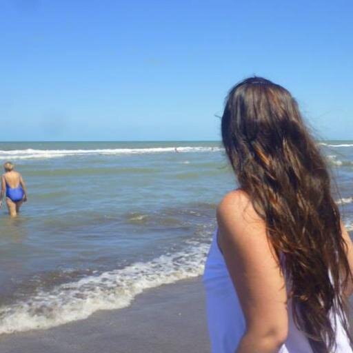 laura_caroo's profile picture. 