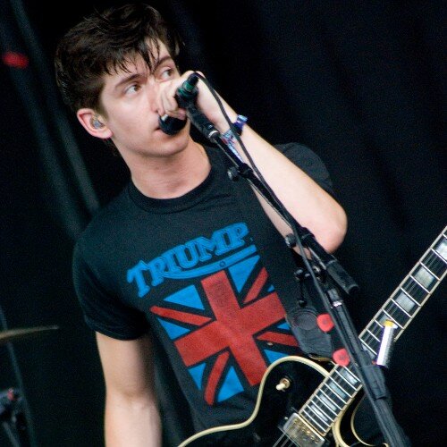 What came first the chicken or the dickhead?❔❓ Obsessed with arctic monkeys❤ Need Alex turner to follow BADLY Aim- 500
