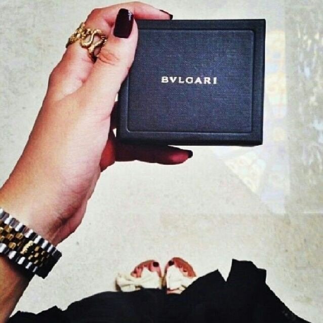 مَ عشقت من ( الرجال ) إلا ثلاث.، ( أبوي ) و طيفه و عكس مرآيته ♡