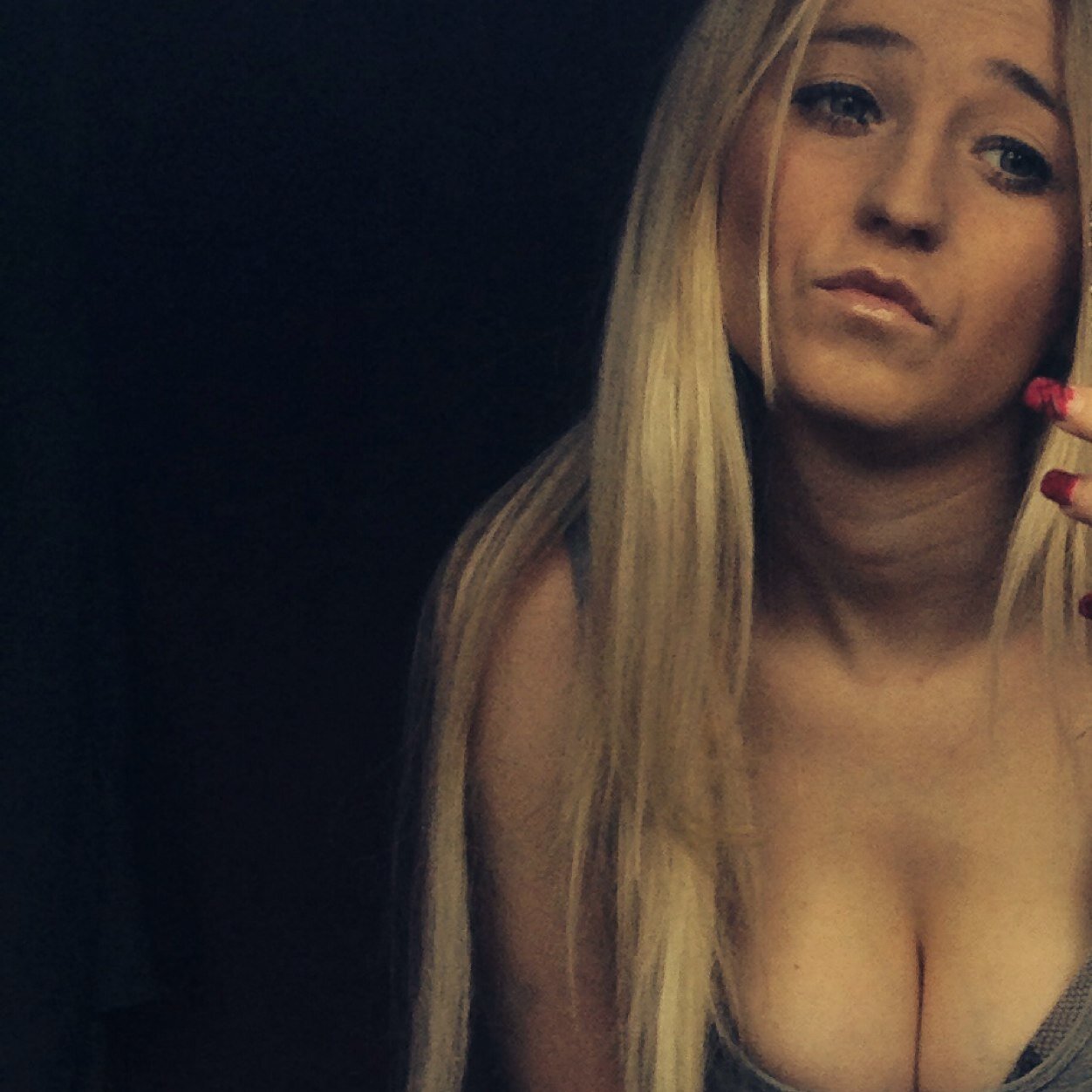 emza_xx's profile picture. live  laugh  love