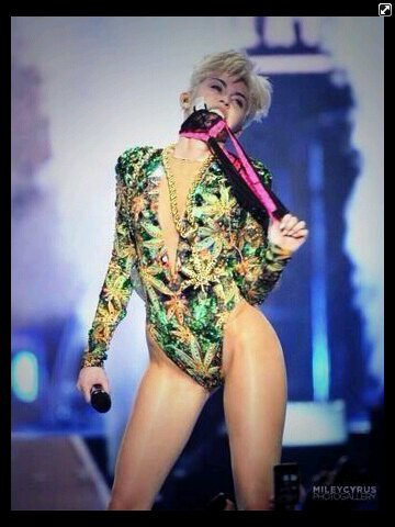 Miley Cyrus BPPN Open Now :) For SMILERS BPPN (for Not BPPN It's Ok :)) Lovatics ? Follow My Bestie she very Shit Bitch @DDearLovato :D #BANGERZ