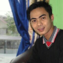 Tetap jadi diri sendiri itu lebih baik :)