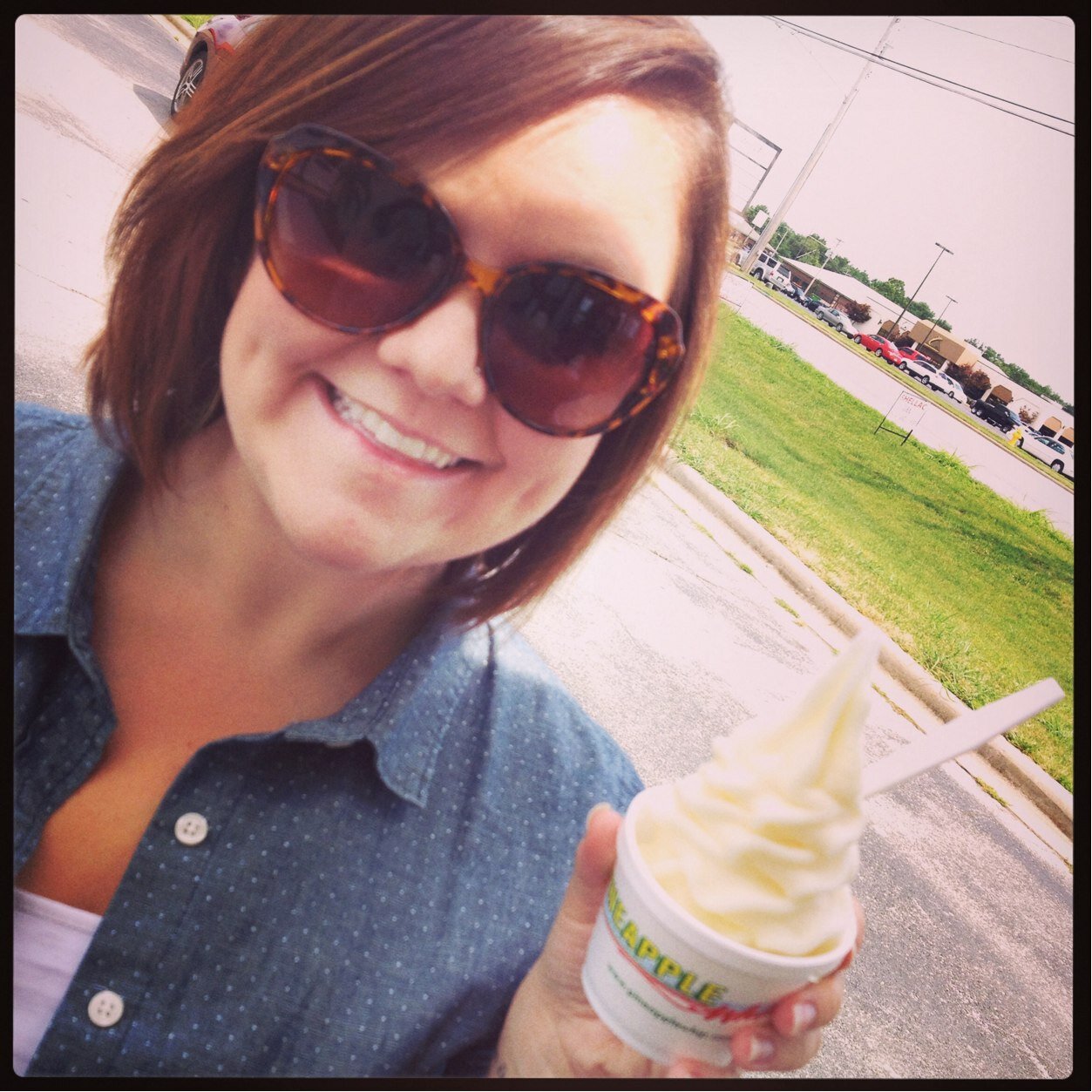 Event Coordinator, photographer, singer, baker...