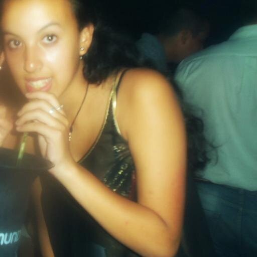 .-El amor es un ingrato que te eleba por un rato y te desploma porque Si! :)