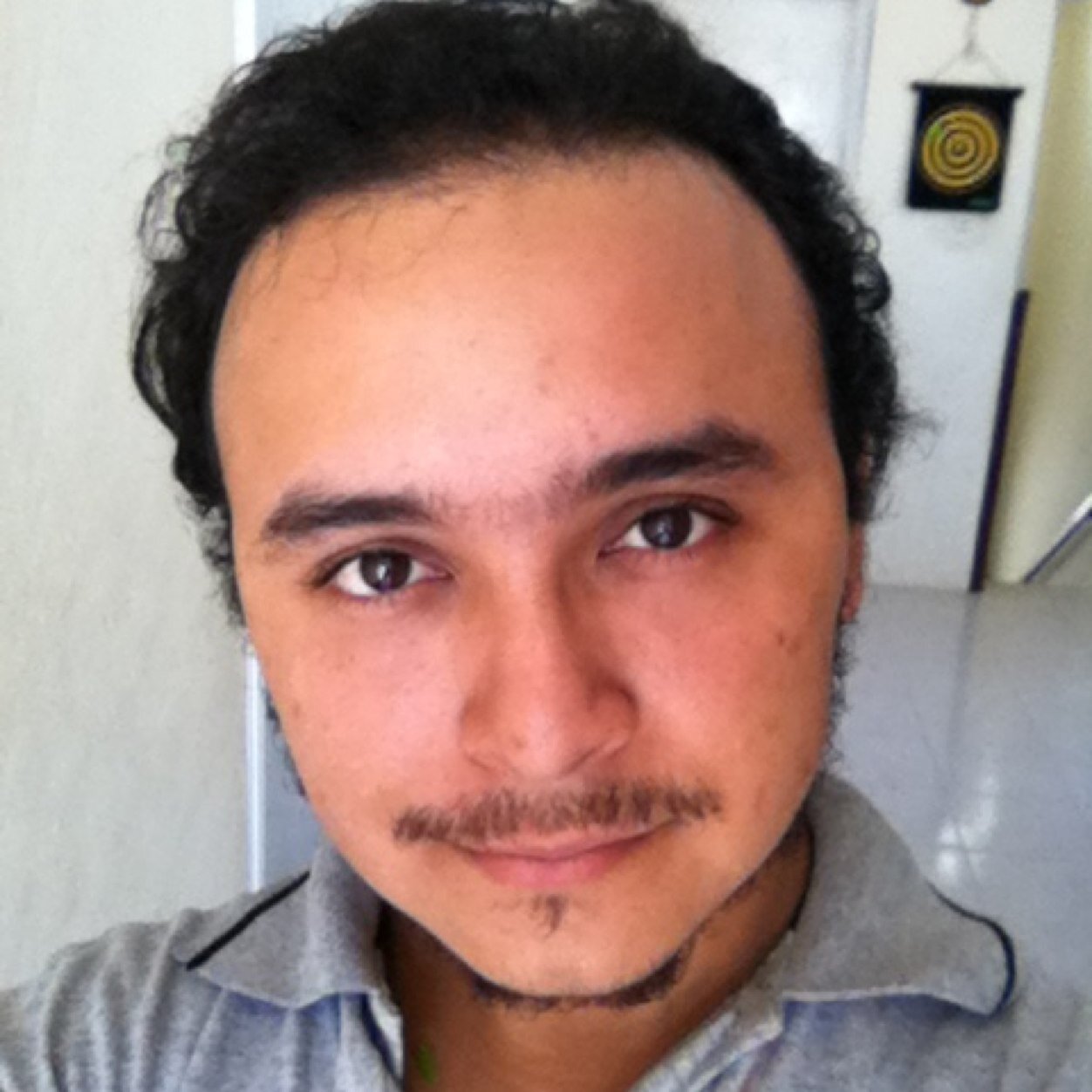 Luttzzin's profile picture. Soy tan feliz, escribo.