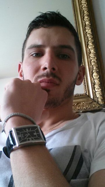 rose_adrien's profile picture. 