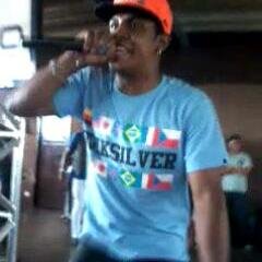 (♫)...

Soou  Mc '  sim graças a Deus   ! Represento a cultura e avoz de milhoes de Brasileiros atraves do Funk ' ... Antes de me criticar conheça ...