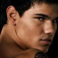 monvoisin12's profile picture. 