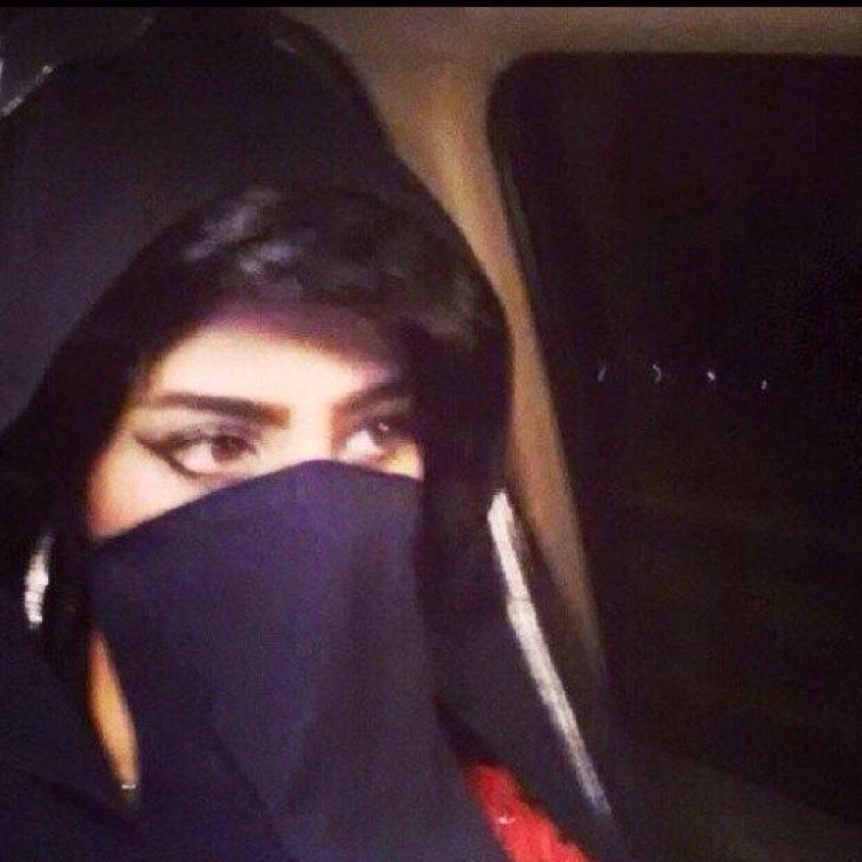 أنا ساااره فتأاة شهوانيه أحب الزب ؤللجادين يجينيَ خاص ومعه الشحن والي بيستهبل بلوك و أضيف إلي يعجبني ....!