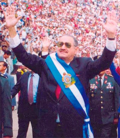 Fui un Jurista, Diplomático y Político Hondureño. Fui el Quincuagésimo presidente constitucional de la república de Honduras entre los años de 1994 a 1998.