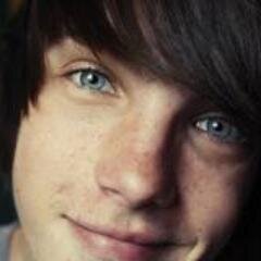 Haiii, I is Derek. :3 I like oreos, ermm, and bands. I'm kinda quiet but I'll be your bestest friend :3