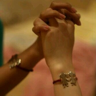 َلآ تععآتبّ آححد فمَن آحبٌ حكىَ         ومَن آشتآق أتىَ '.