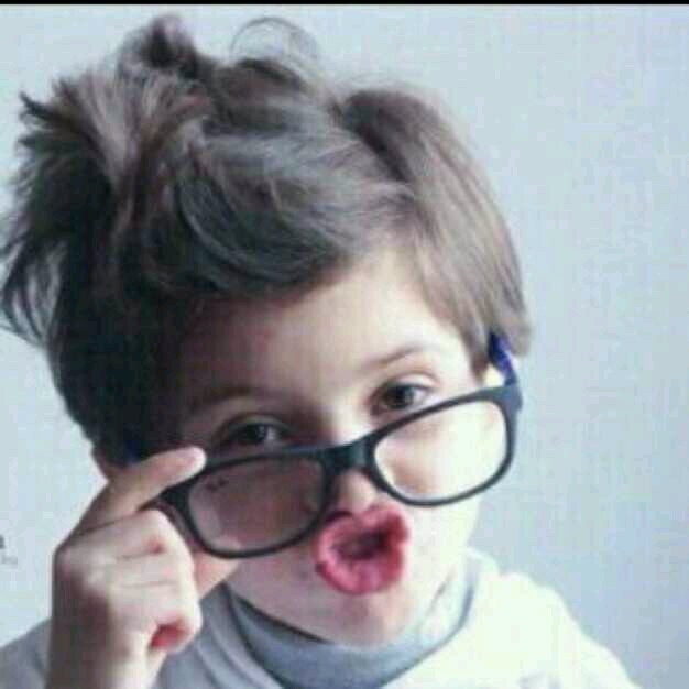 بطل حزن؟وفكها.