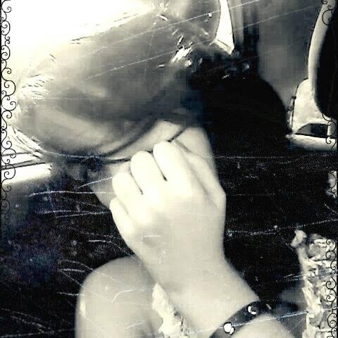 Amo Rock , Pop , K-pop , J-rock , Muisca eletrônica , Pizza , Lasanha , cozinha rsrs e outras comidas , Amo cantar dançar tocar baixo e violão e.e :# *---*