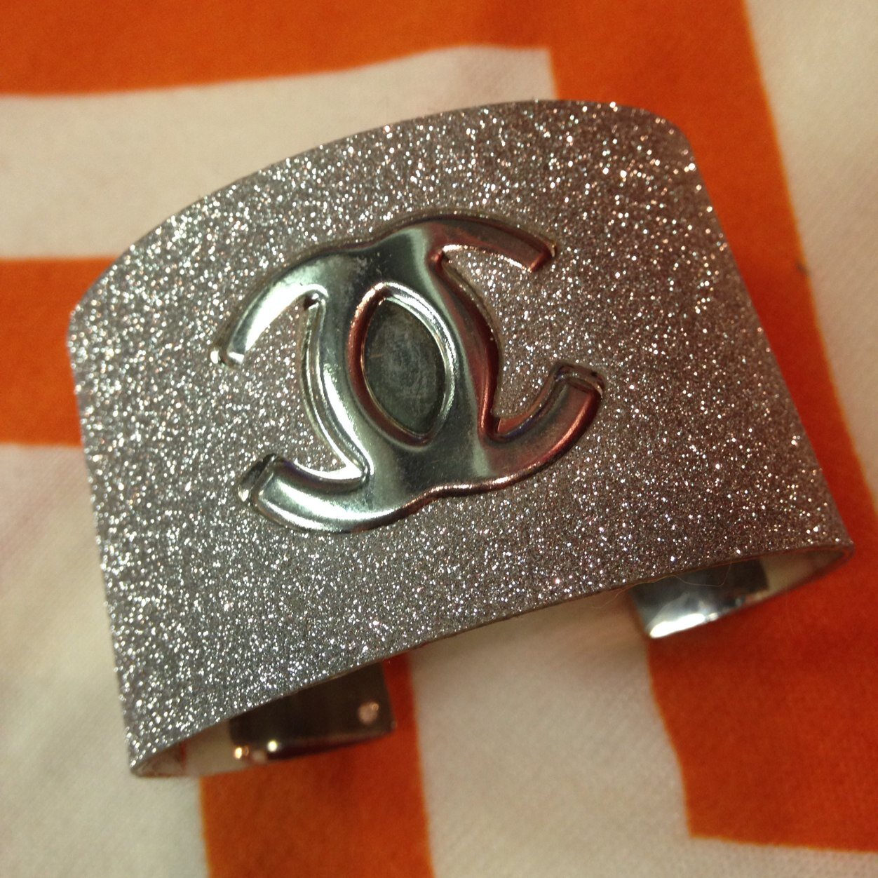 Lover of fashion, jewelry, & shoes! The blingy-er the better!